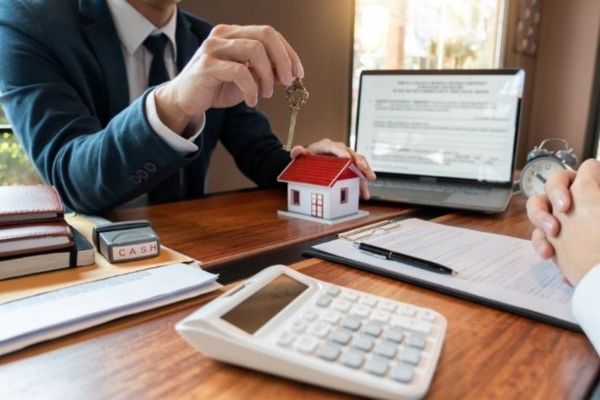 Công chứng hợp đồng thuê qua môi giới