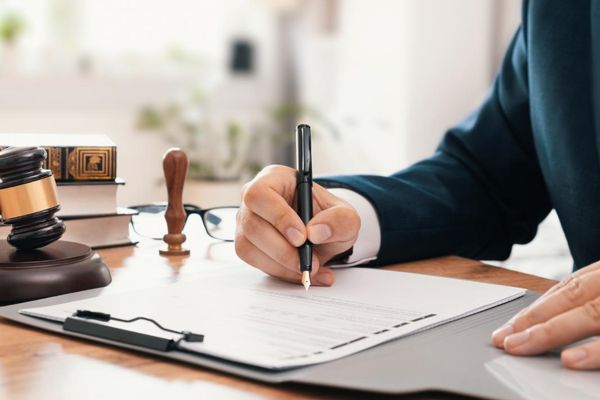 Công chứng di chúc để lại đất